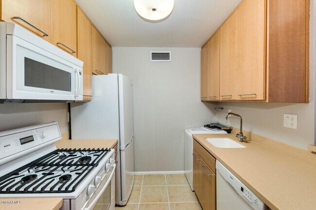 Foto del edificio - 3828 N 32nd St