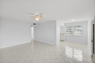 Building Photo - 360 Fanshaw I