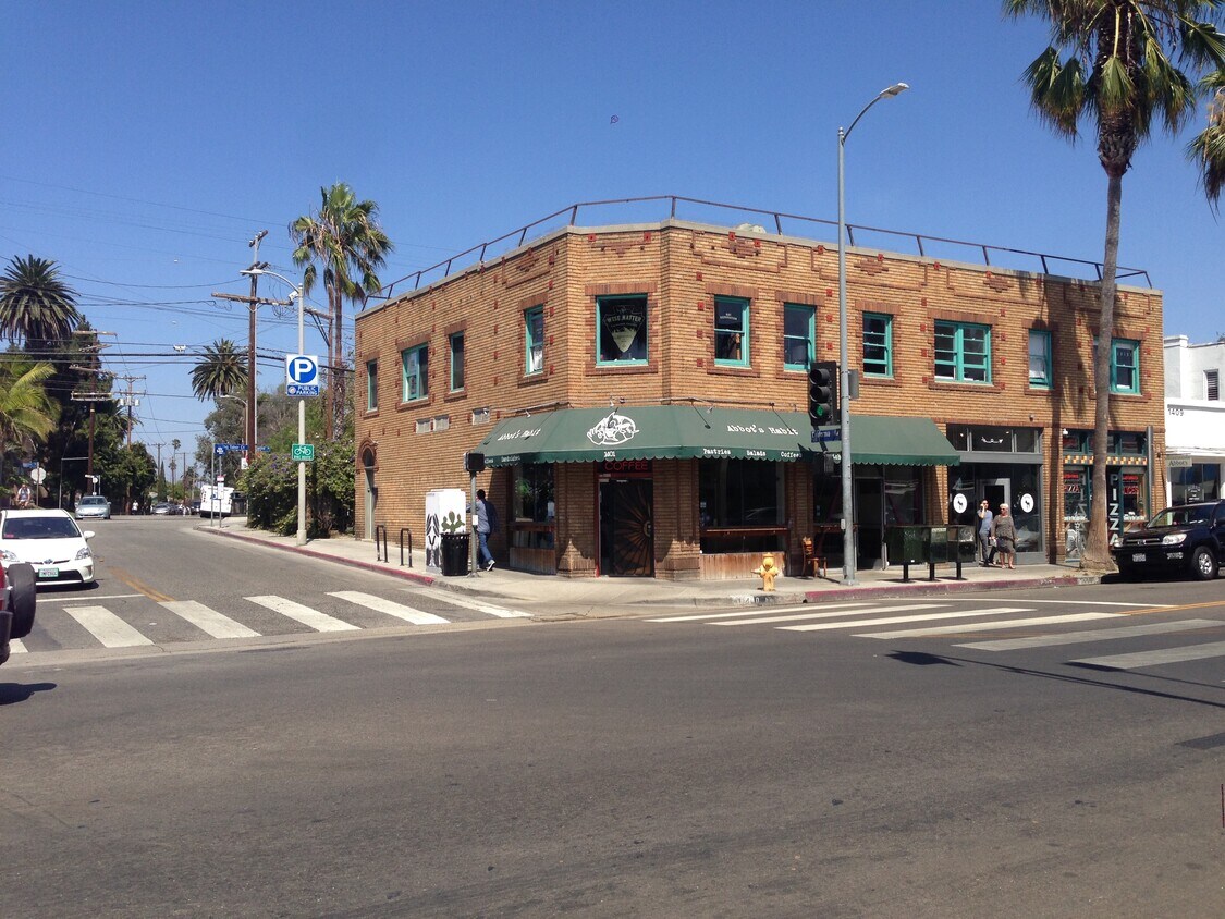 530 California Ave, Unit 5 CommunityApartment in Los Angeles, CA