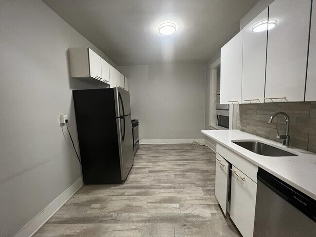 Building Photo - 417 54th St