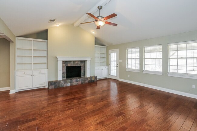 Foto del edificio - 140 Trimble St