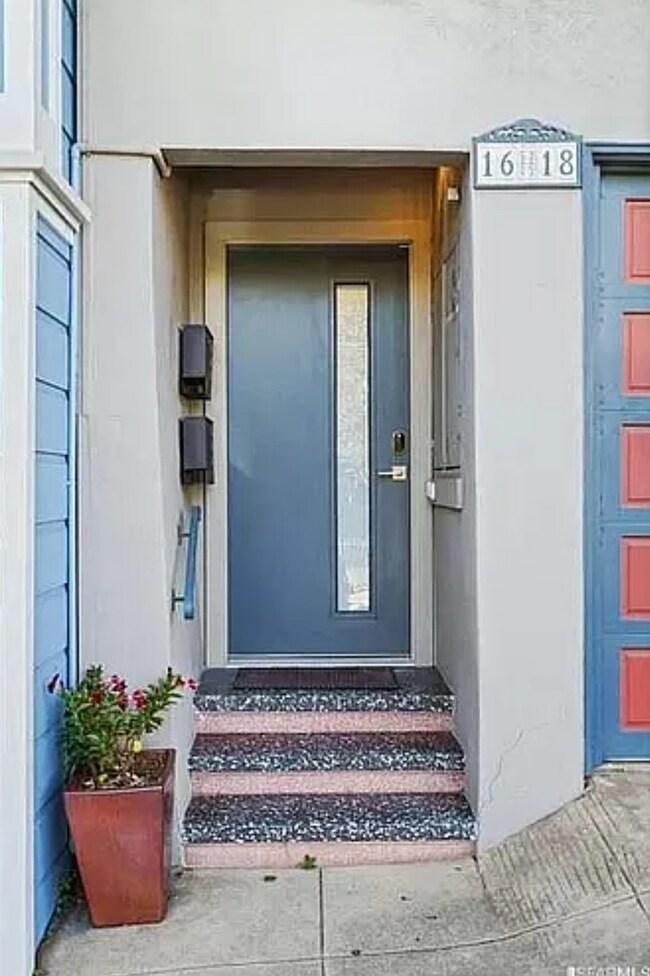Foto del edificio - 16-18 Hoffman Ave