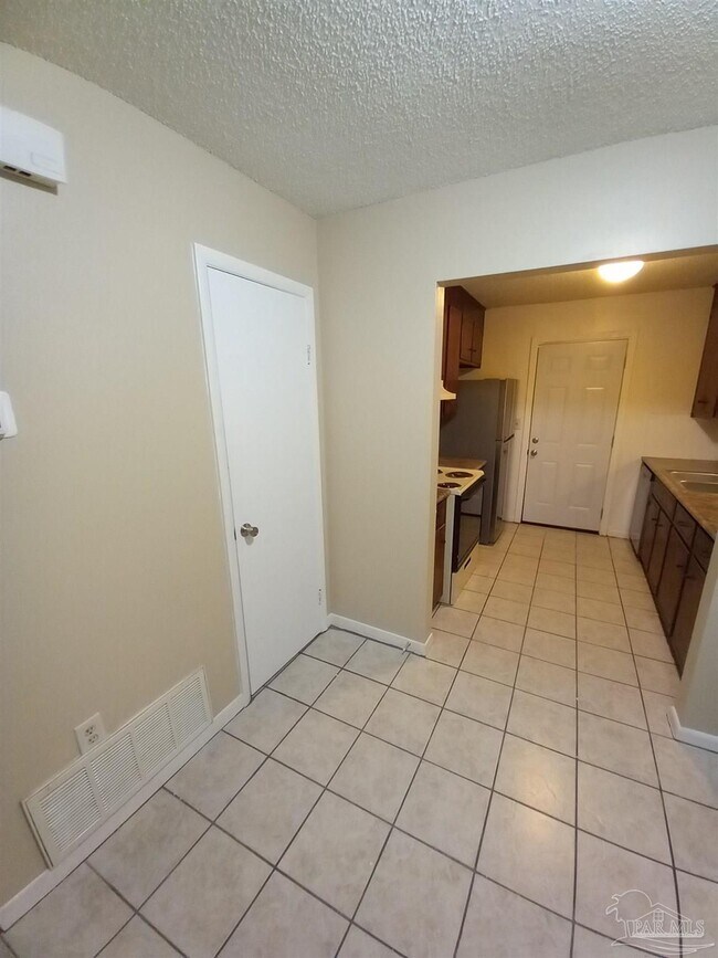 Foto del edificio - 11 N Stillman St