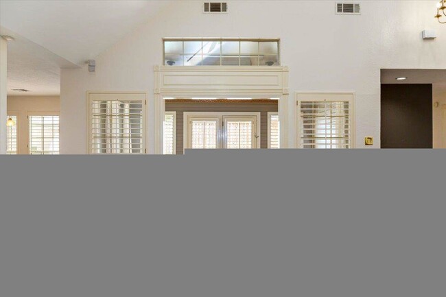 Building Photo - 603 NW Waterford Dr