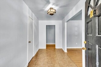 Building Photo - 317 Kensington Dr