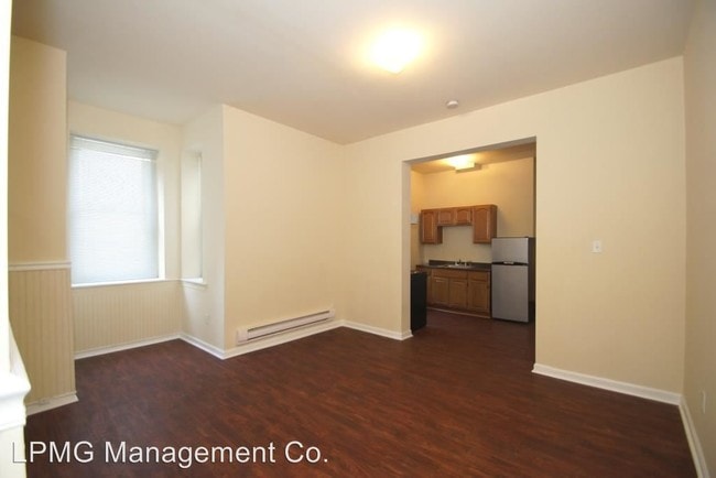 Building Photo - 710 E Chelten Ave