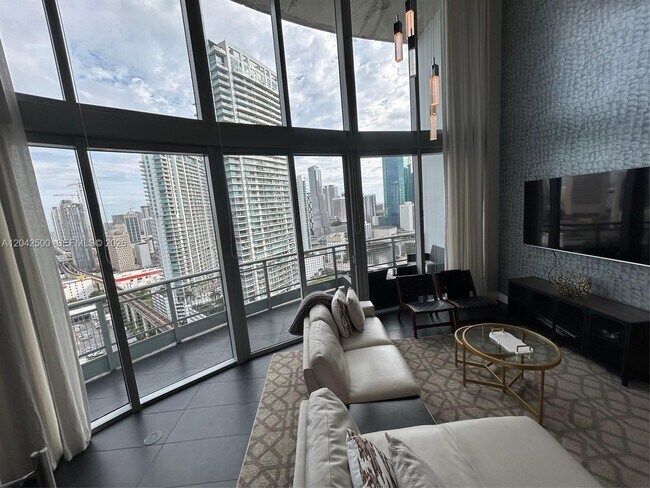 Foto del edificio - 690 SW 1st Ct