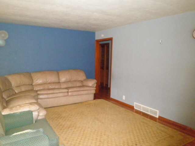 Primary Photo - 610 N 10th St