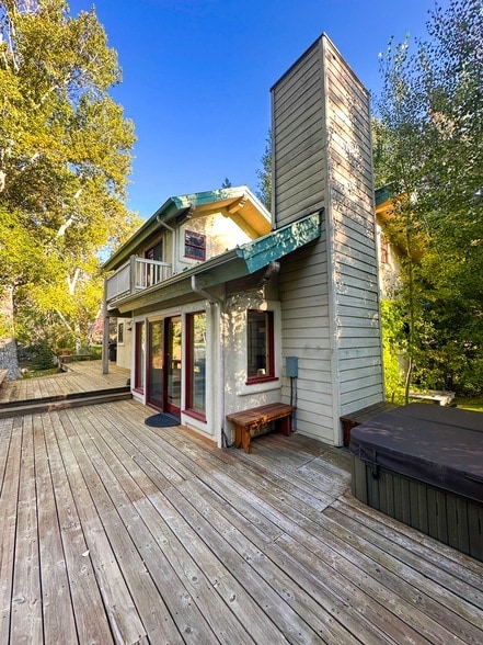 Building Photo - 233 Timberline Rd