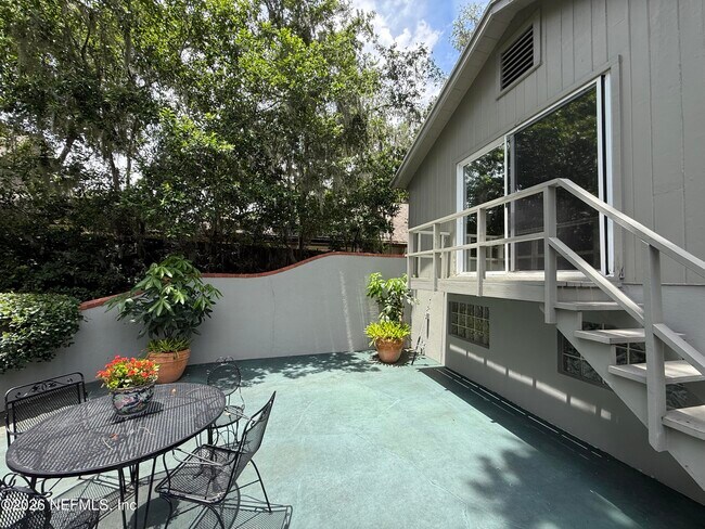 Foto del edificio - 6408 San Jose Blvd W