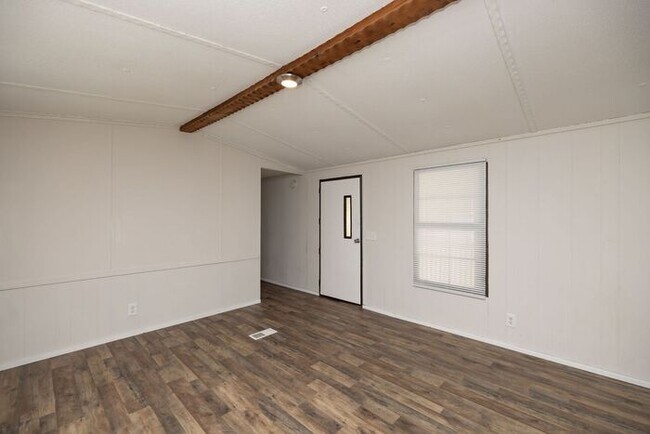 Foto del edificio - Quiet Setting with Convenience