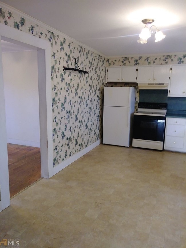 Building Photo - 122 Willow St