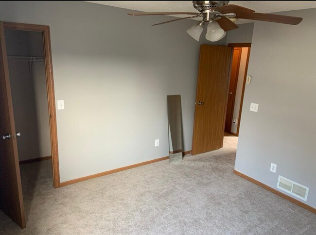 Foto del edificio - 1732 Ridgebury Dr