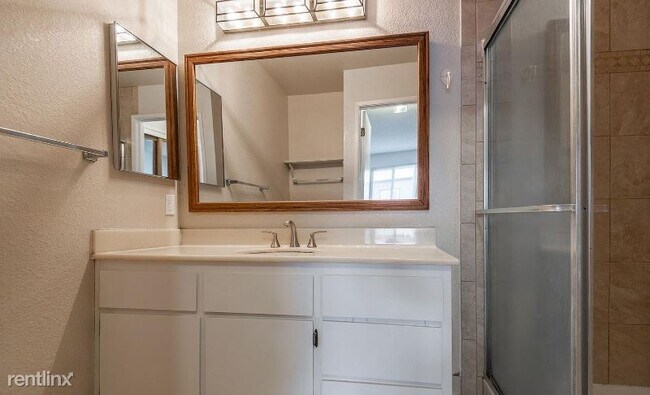 Foto del edificio - 2 br, 2 bath Townhome - 101 E Rittenhouse St