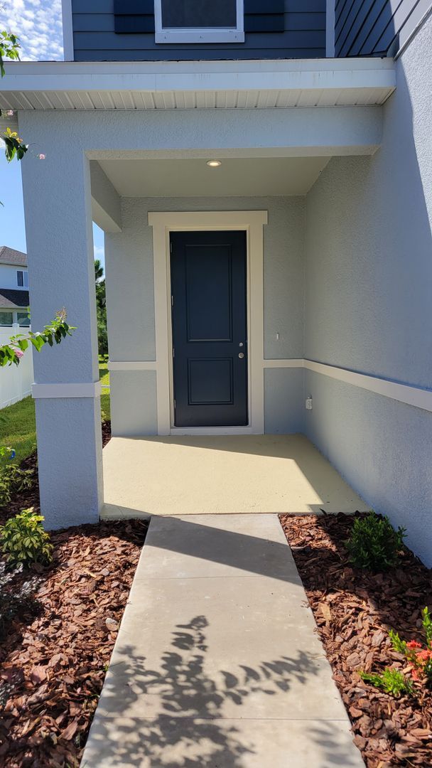 Foto del edificio - Annual UNfurnished NEW 4/ 2 1/2 home off S...