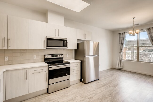 Foto del edificio - 7805 Cooper Ln