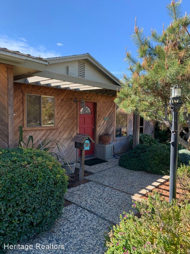 Primary Photo - 3 br, 2 bath House - 379 W Deodar