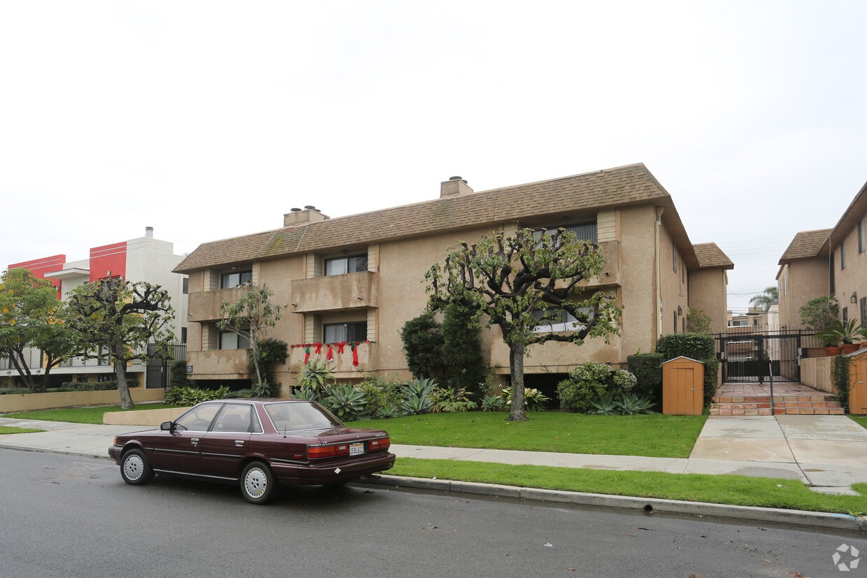 Building Photo - Lawler Street