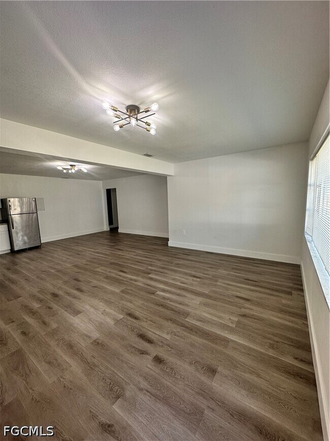 Building Photo - 1675 Temple Terrace