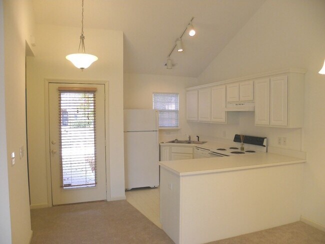 Foto del edificio - Central Wilmington! Live across from The Point at Barclay! Lovely one level patio home in popular...
