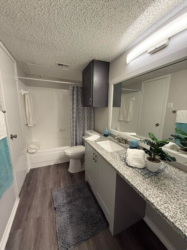 Foto del edificio - 3737 Timberglen Rd