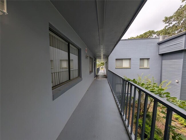 Foto del edificio - 2439 Oak Park Way