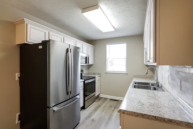 Foto del edificio - 105 Bradford Cir