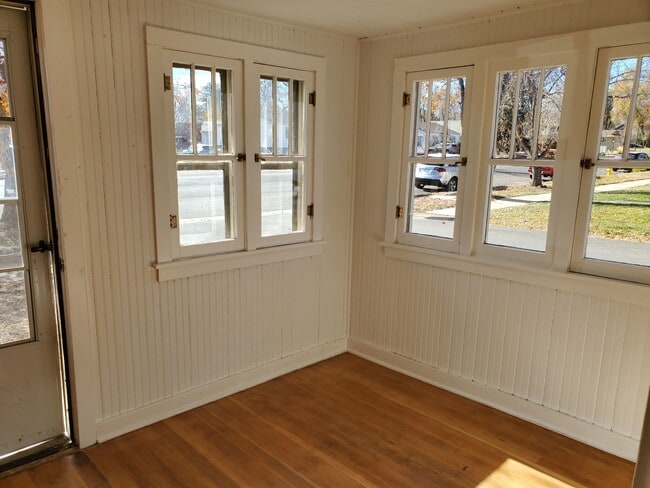 Foto del edificio - 900 E Myrtle St