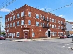 Building Photo - 545 E 38th St