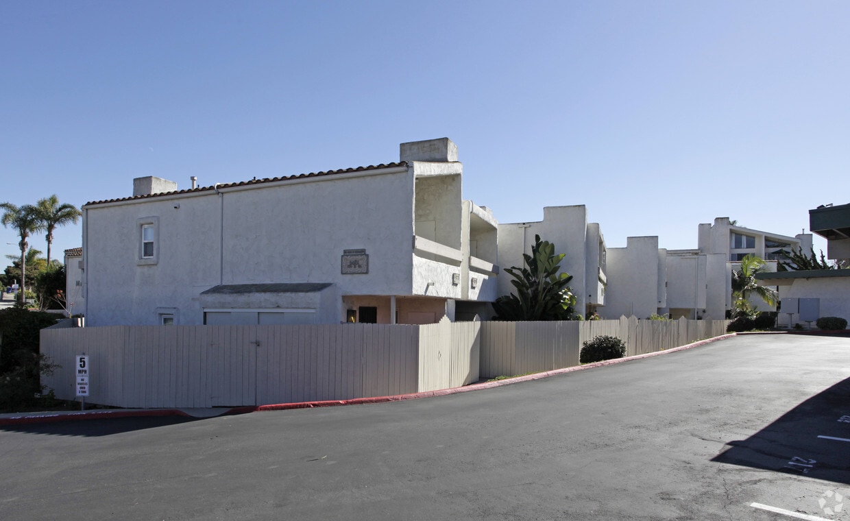 Mission Gardens Apartments in Chula Vista, CA