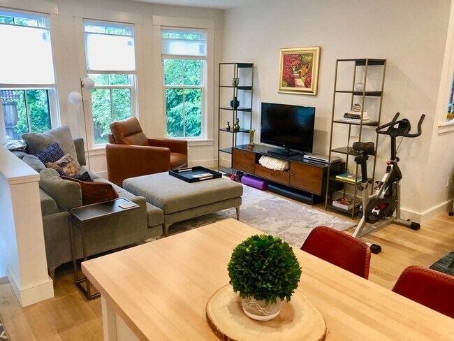 Building Photo - 227 Concord Ave