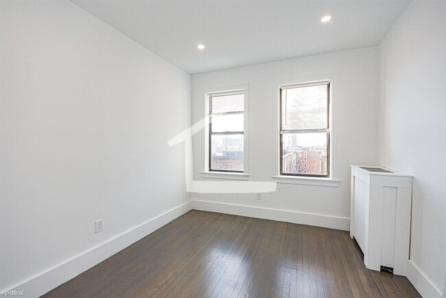 Building Photo - 1 br, 1 bath  - 11 Queensberry St Apt 38A