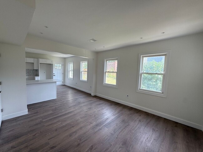 Building Photo - 2089 W 41st St