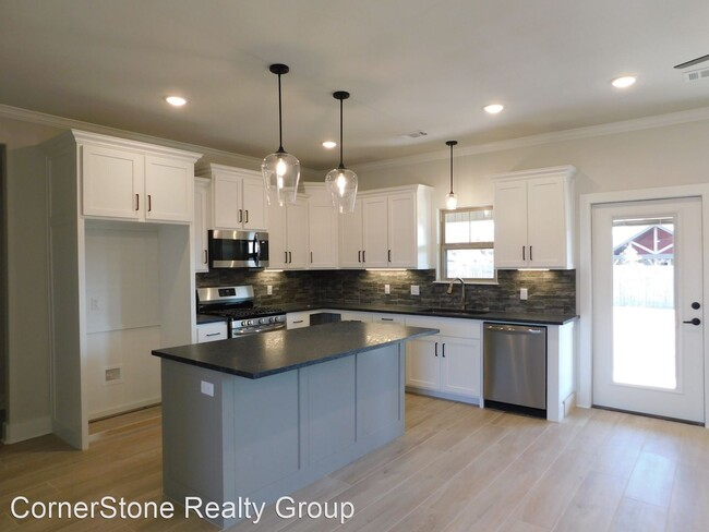 Building Photo - 3 br, 2 bath House - 1026 Patridge Place