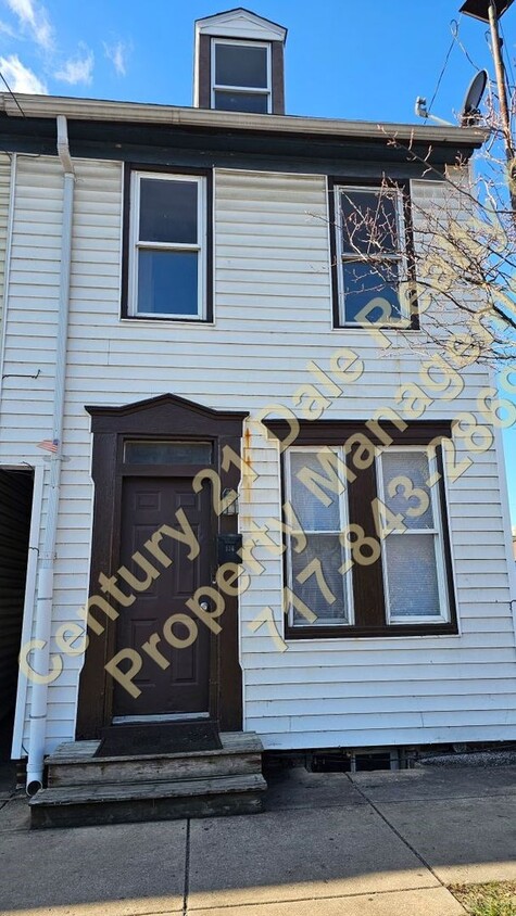 Primary Photo - 3 Bedroom 1.5 Bath Home in York City with ...