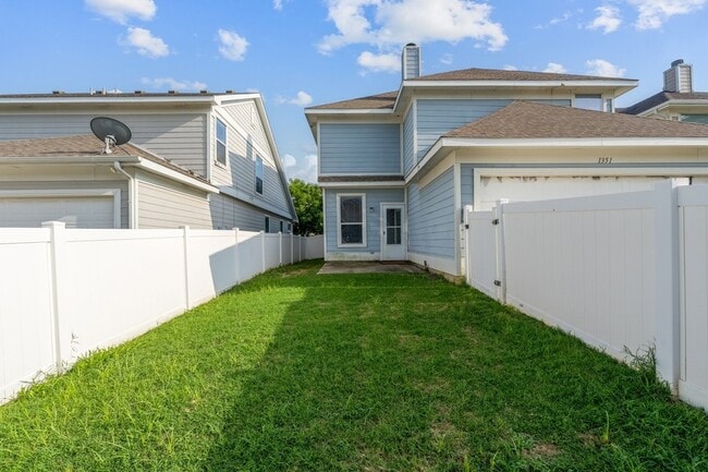 Building Photo - 1351 Kingston Pl