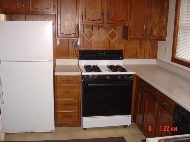 Building Photo - 1123 W 24th St