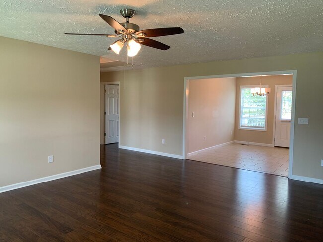 Foto del edificio - 3 Bedroom, 2 Bath Home Located in Manchester