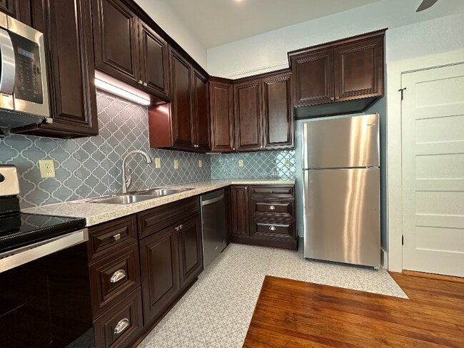 Foto del edificio - 516 E 8th St