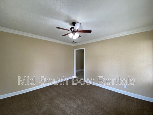Building Photo - 1809 Netherwood Ave