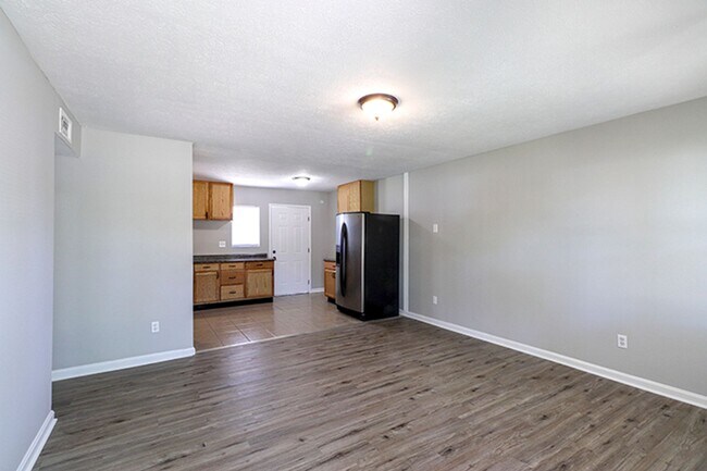 Building Photo - 3 Bedroom 1 Bath Fenced Shed Patio Brick Ranch Rental Home