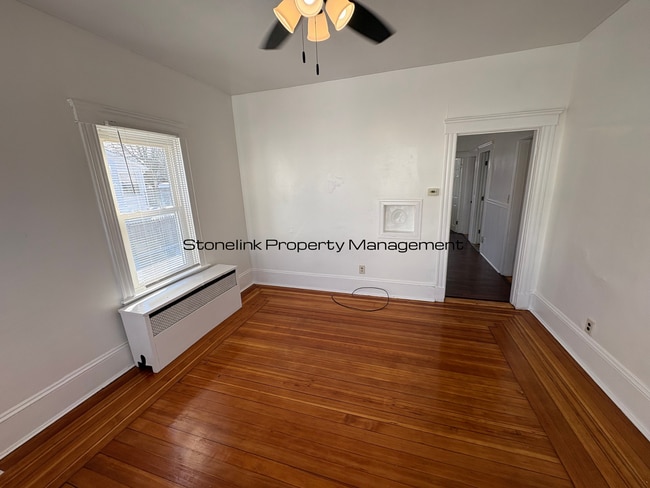 Foto del edificio - 192 Chandler Ave