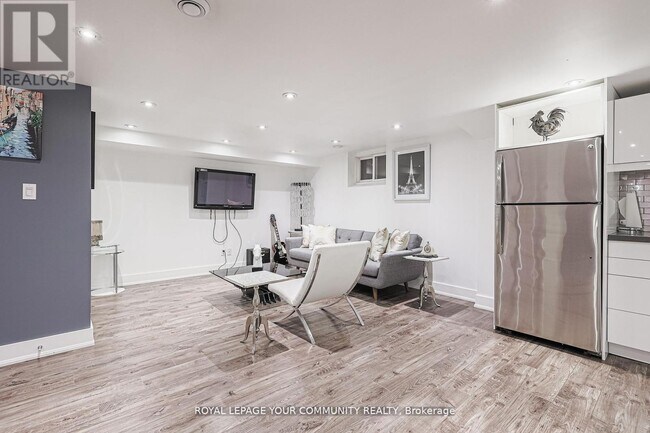 Building Photo - 52 Princeway Dr