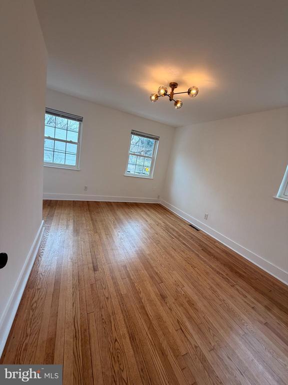 Foto del edificio - 1300 Dexter Terrace SE