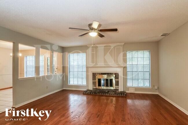 Building Photo - 17026 River Willow Dr