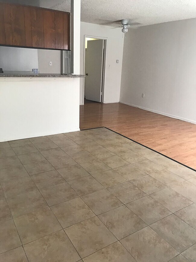 Foto del edificio - 5461 Kester Ave