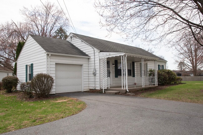 Building Photo - 1349 Lititz Rd