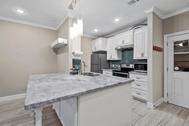 Foto del edificio - 9850 Pagewood Ln
