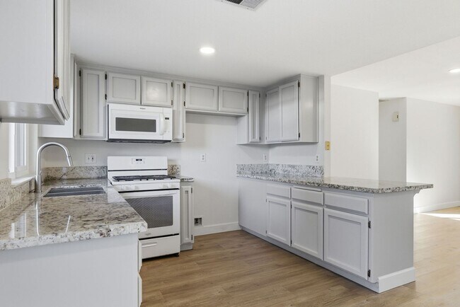 Foto del edificio - 817 Quail Ln