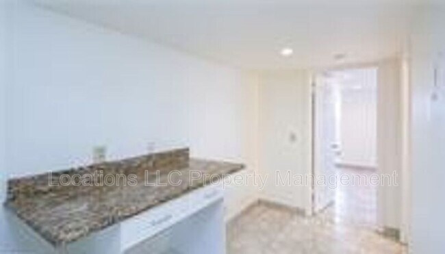 Building Photo - 1731 Algaroba St
